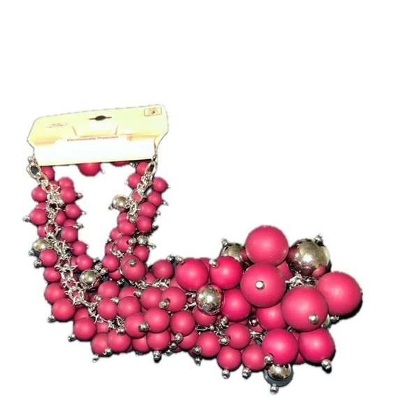 NWT Sophia & Kate Ball Cluster Cranberry & Sivertone earrings set - Picture 4 of 5